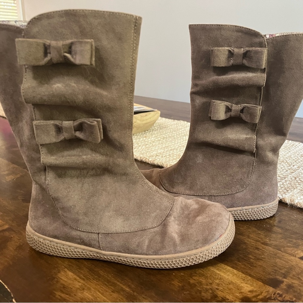 Livie and Luca youth girls suede boots - size 3